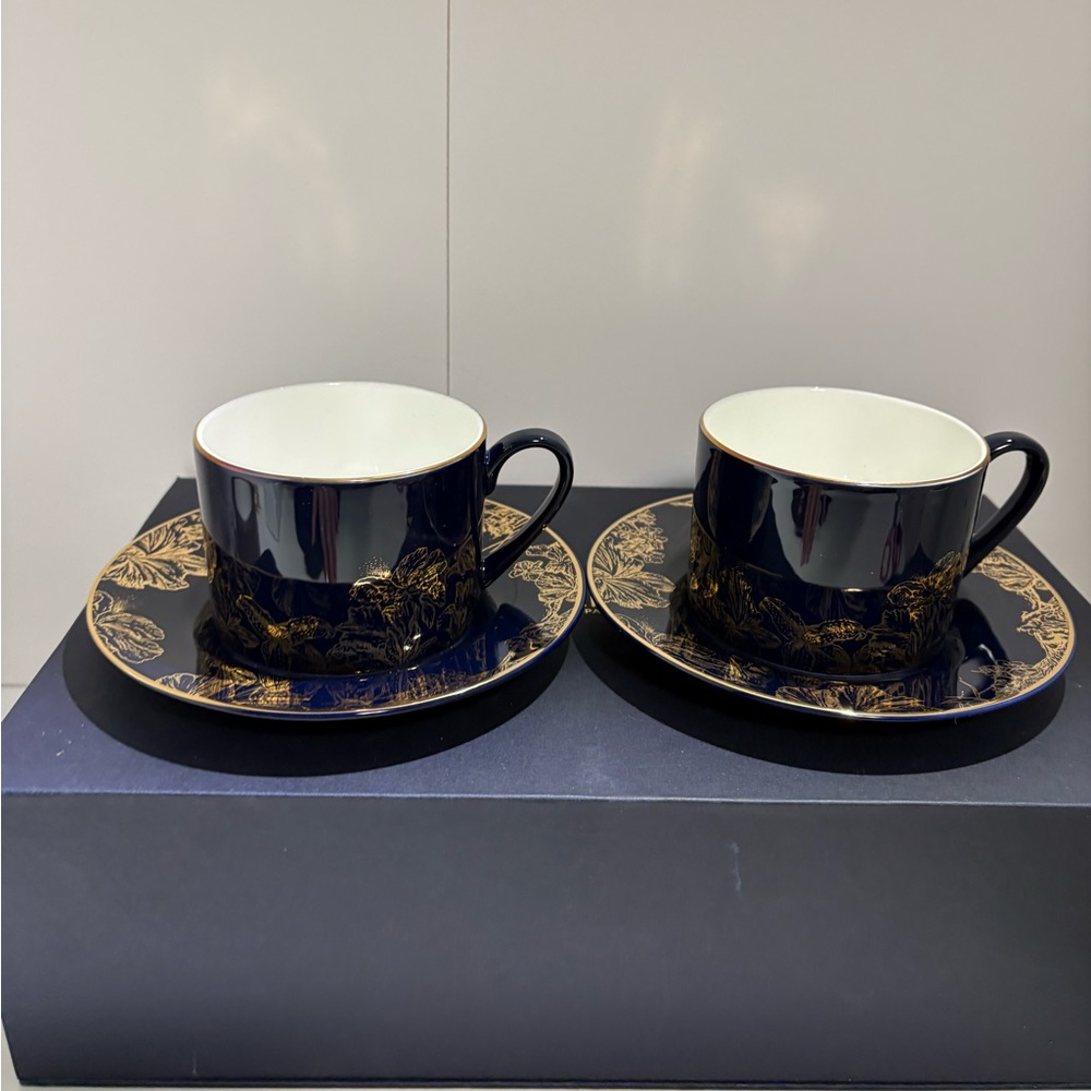 GUERLAIN Gift Porcelain Cups with Saucer Set - Picture 4 of 11